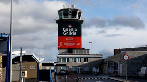 Torre de control del aeropuerto de Alvedro