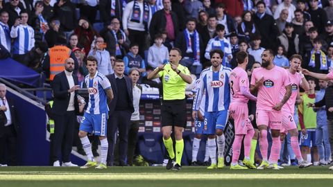 Cuadra Fern�ndez, tras la revisi�n del gol anulado a Borja Iglesias en el Espanyol-Celta.