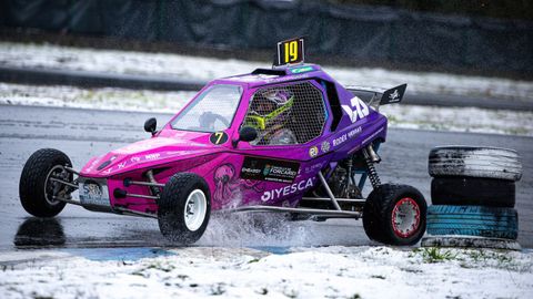 Pablo L&oacute;pez, a los mandos de su carcros La Base RX01 en el M&aacute;ster de Galicia de automovilismo