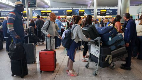 Un ataque ciberntico bloque el aeropuerto deHeathrow, en Londres, lo que impidivolar a miles de personas