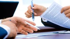 Informe, papeleo, firma de documentos