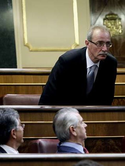 El ex alcalde de Noia se incorpora a su esca�o.