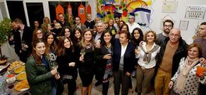 Empresarias y amigos, el d�a de la inauguraci�n del estudio. 