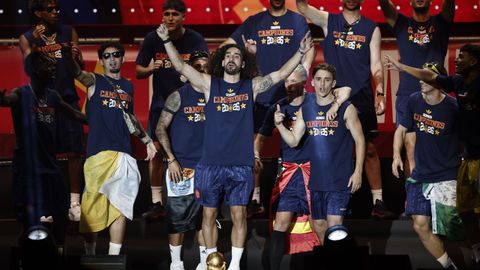 Marc Cucurella durante la celebraci�n del Mundial.
