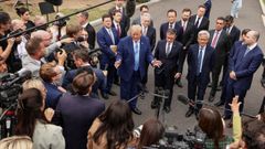 Donald Trump junto con los grandes magnates tecnol�gicos de Estados Unidos en un encuentro sobre la IA.