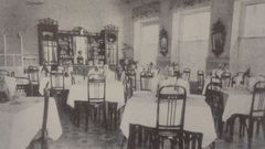 Imagen del comedor del Ideal Room
