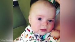 Un beb� parece decir �oh no� despu�s de estornudar