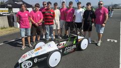 Alumnado del Castro da Uz, con su b�lido el�ctrico