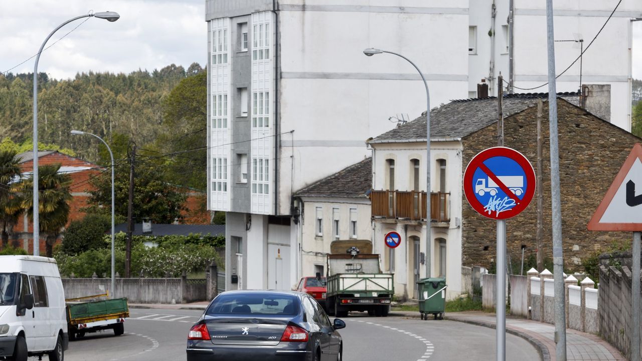 Muere un motorista tras chocar contra un muro en Vilalba