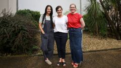 Marta Ferreiro Veiga (secretaria), Mar�a Jos� Conde Torrado (jefa del departamento de ingl�s) y Kerry Mc Kevitt , directora de la Escuela de Idiomas de Ferrol