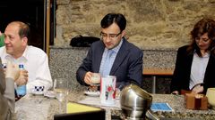 El vicevaledor, esta ma�ana en la cafeter�a del Parlamento