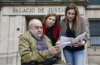 Jos� Luis Carnicero, Mar�a Jes�s Cid y Rut Gonz�lez han visto reconocida sus tesis de defensa. 