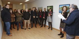 Henrique Rabu�al, dirigi�ndose al p�blico y a los artistas durante el acto inaugural de ayer. 