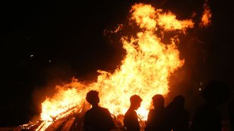 Las hogueras deber�n estar apagadas a las cinco de la madrugada