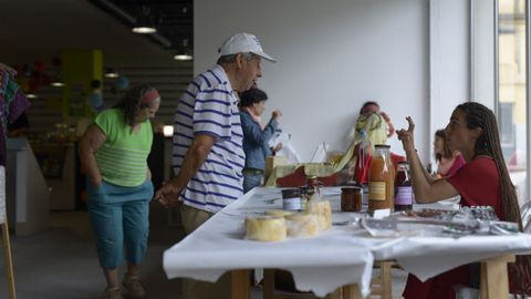 Mercado agroecológico de A Estruga en la plaza de abastos de Vilalba