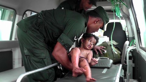 Un ni�o herido en la redada en Sainthamarudu fue trasladado al hospital