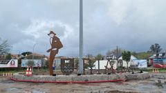 Las obras avanzan en la rotonda de T�, en Rianxo.