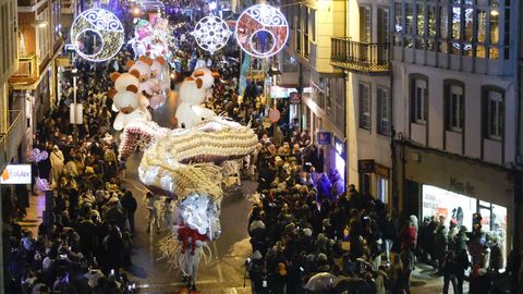Un drag�n gigante de globos