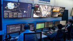 El grupo universitario trabajando en el seguimiento de Orion.