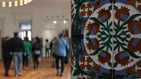 Detalle de uno de los azulejos en el vest�bulo