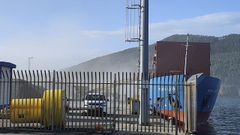 Fotograf�a tomada el mi�rcoles por la ma�ana durante la carga de dunita en el muelle comercial cari��s