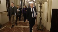 Miguel Lorenzo, a su llegada al pleno que acab� en bronca, junto al resto de ediles del PP