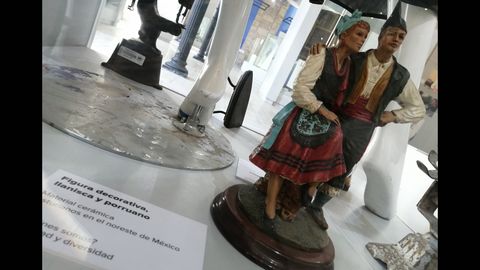 Figura decorativa conformada por una llanisca y un porruano