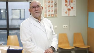 Garca Freire, en una de las dependencias del servicio de Urologa del Hospital Clnico