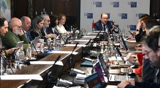 La USC, que neg el acceso a los grficos a la reunin del consello de goberno, facilit una foto del encuentro