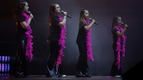 El Festival Intercentros llen� el Coliseum de m�sica, baile y solidaridad escolar.