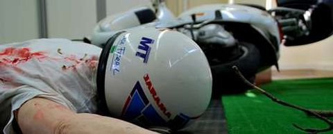 Recreaci�n de un accidente de moto en las Aulas de Simulaci�n del Naval. 