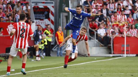 Derbi asturiano entre el Real Sporting de Gijon y el Real Oviedo en El Molin�n