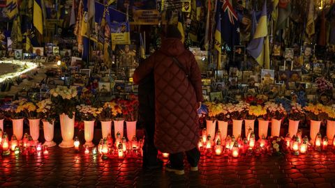 Homenaje a v&iacute;ctimas ucranianas en Kiev.