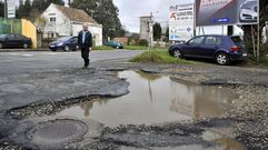 Enorme bache en las cercan�as de la carretera de Catabois, en una de las v�as de acceso a la zona de A Pega
