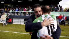 Luis �ngel, consolado tras el partido, desperdici� el penalti que habr�a forzado la pr�rroga