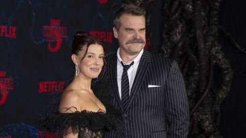 Millie Bobby Brown y David Harbour, en la alfombra roja de la presentaci�n de la quinta temporada de �Stranger Things�