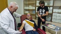 Eugenio G�mez e Iv�n Torcal, los primeros pacientes de Espa�a en probar la nueva terapia g�nica contra la hemofilia en el Chuac