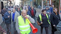 Manifestaci�n dos emigrantes retornados en Ribeira