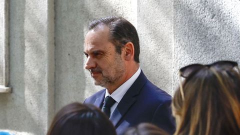 El exministro y ex secretario de organizaci�n del PSOE, Jos� Luis �balos a la salida del Supremo el pasado 15 de octubre