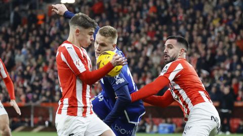 Derbi asturiano entre el Real Sporting de Gijon y el Real Oviedo en El Molin�n