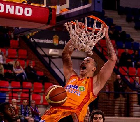 El p�vot norteamericano Jason Cain fue el mejor de los naranjas con 17 puntos y 4 rebotes.