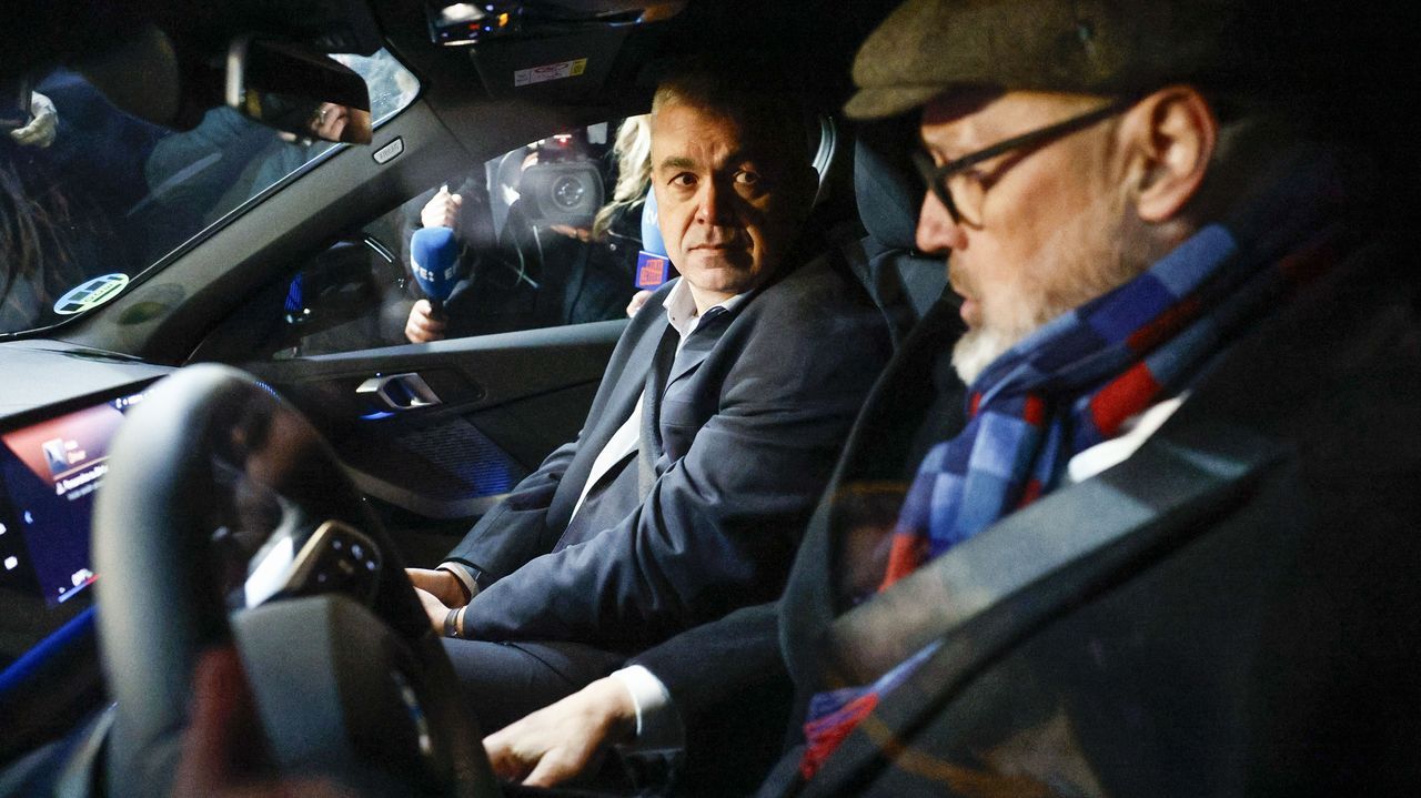 Santos Cerdán sale de la cárcel de Soto del Real: «Se están diciendo muchas mentiras»