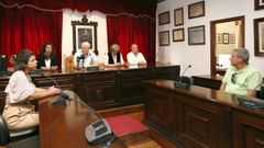Los ediles de A Pobra firmaron una declaraci�n institucional.