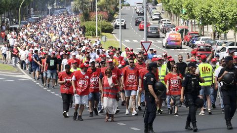 La manifestaci�n a su paso por Esteiro
