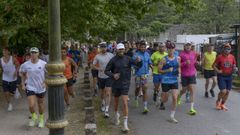 El atleta e influencer Pitufollow moviliza a decenas de corredores en Lugo por una causa solidaria