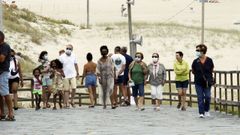 Los paseos de las playas, en la imagen Valdovi�o, volver�n a llenarse de gente este fin de semana