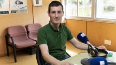 Luis Insua, alcalde de Fisterra, en el estudio de Radio Voz Berganti�os