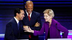 Los candidatos Juli�n Castro, Cory Booker y Elizabeth Warren, durante el debate