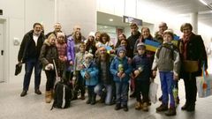Llegada de ni�os ucranianos a Galicia (imagen de archivo, en el aeropuerto de Lavacolla en Santiago)