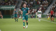 Iker Losada autor del tanto del Racing ante el Elche